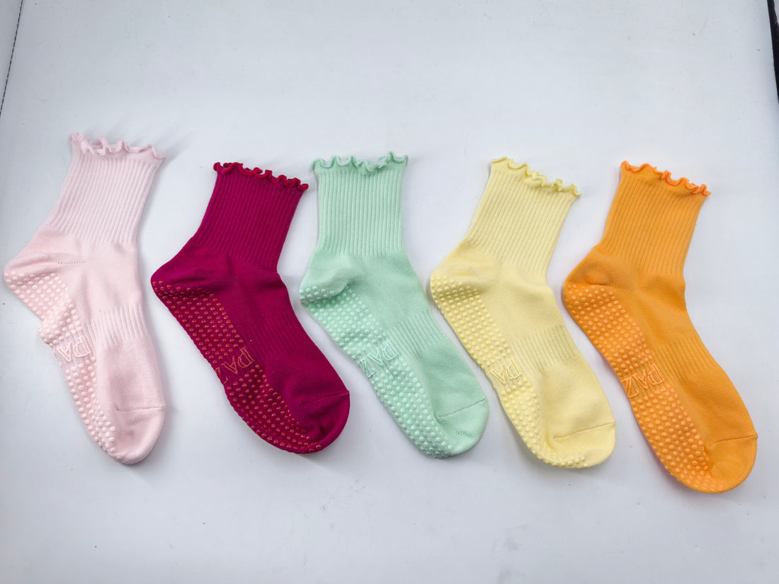 Ruffle Style Grip Sock